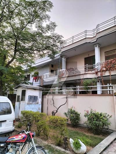G-10/4 40*80 House for Sale 6Bed 2Kitchen