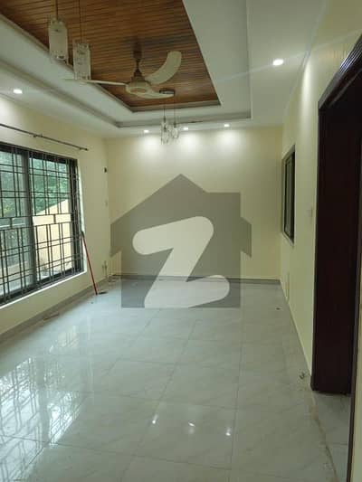 G9/3 Full House 4Bed DD TV lounge