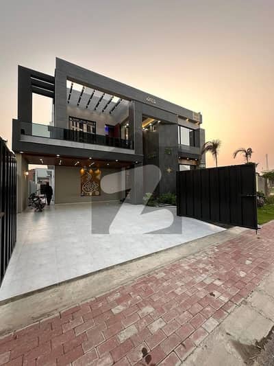 ڈی ایچ اے فیز 3 ڈیفنس (ڈی ایچ اے),لاہور میں 5 کمروں کا 1 کنال مکان 2.75 لاکھ میں کرایہ پر دستیاب ہے۔