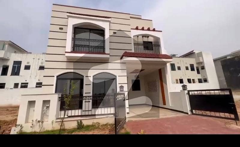 Parkview City J block house available for sale Parkview City J block house available for sale