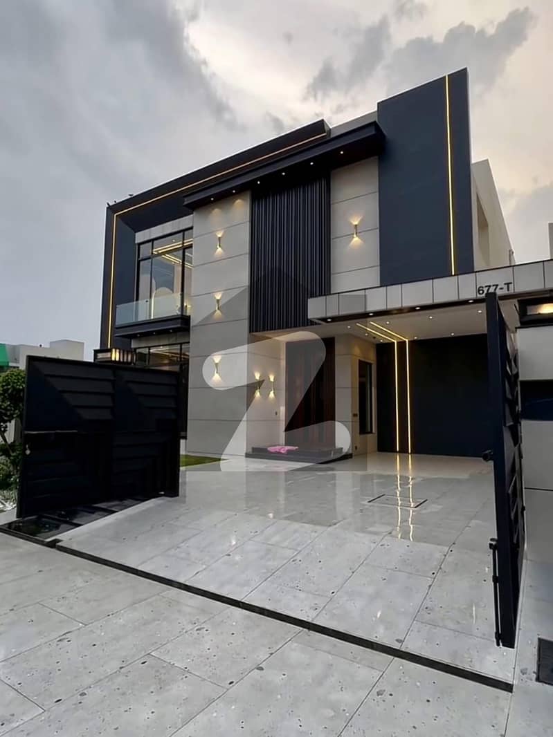 1 Kanal House Available For Rent