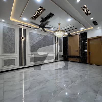 بحریہ گرینز۔ اوورسیز انکلیو بحریہ ٹاؤن فیز 8,بحریہ ٹاؤن راولپنڈی,راولپنڈی میں 5 کمروں کا 10 مرلہ مکان 4.0 کروڑ میں برائے فروخت۔ بحریہ گرینز۔ اوورسیز انکلیو بحریہ ٹاؤن فیز 8,بحریہ ٹاؤن راولپنڈی,راولپنڈی میں 5 کمروں کا 10 مرلہ مکان 4.0 کروڑ میں برائے فروخت۔