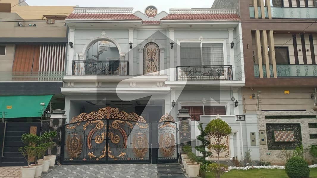 8 Marla Beautiful House For Sale 8 Marla Beautiful House For Sale