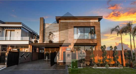 ONE KANAL BEAUTIFUL DESIGN HOUSE AT VERY HOT LOCATION NEAR DEFENCE RAYA GOLF CLUB ONE KANAL BEAUTIFUL DESIGN HOUSE AT VERY HOT LOCATION NEAR DEFENCE RAYA GOLF CLUB