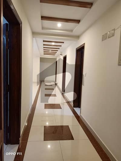 10 MARLA 3 BED FLAT AVAILABLE FOR RENT WITH GAS IN ASKARI 11