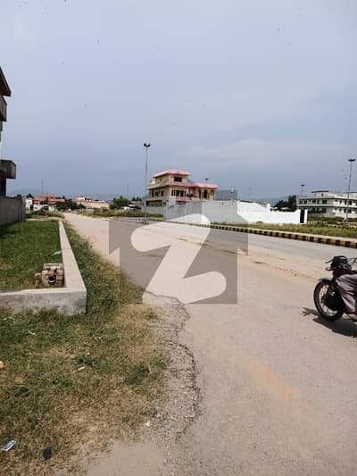1 KANAL RESIDENTIAL PLOT FOR SALE IN G-14/3