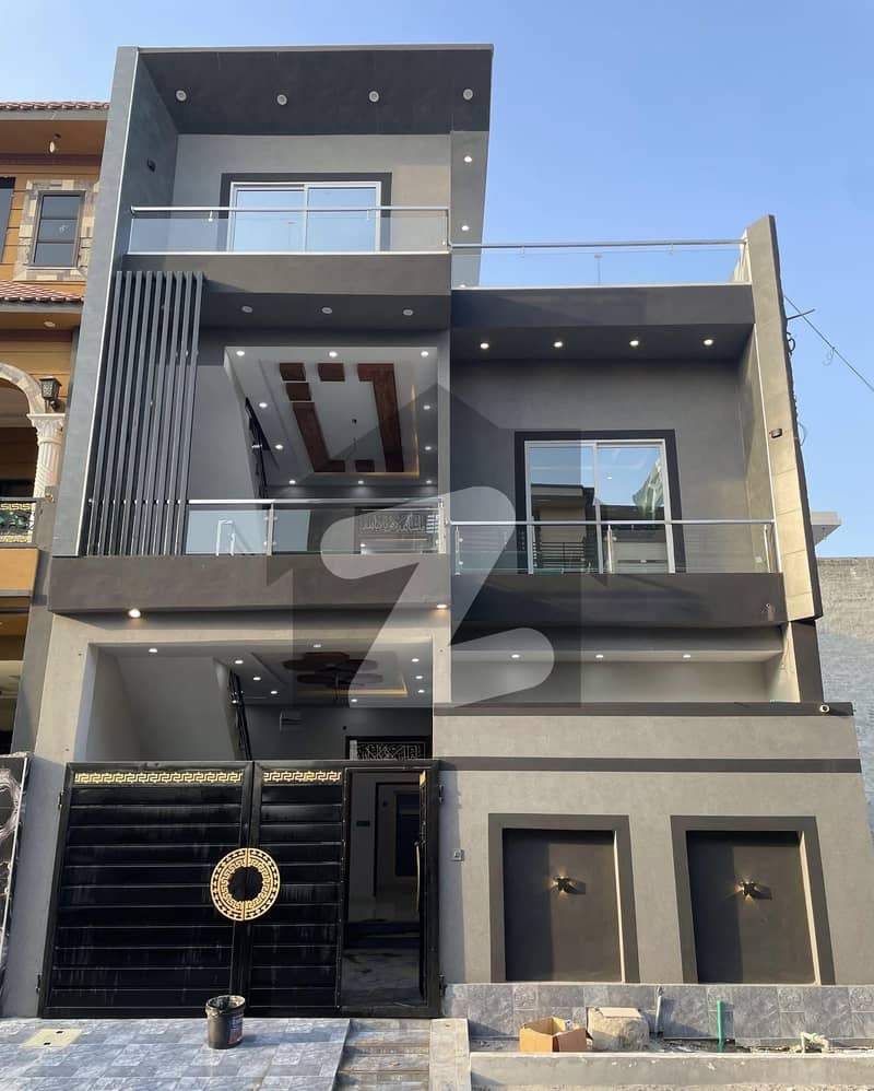 الاحمد گارڈن ہاوسنگ سکیم جی ٹی روڈ,لاہور میں 5 کمروں کا 5 مرلہ مکان 1.9 کروڑ میں برائے فروخت۔