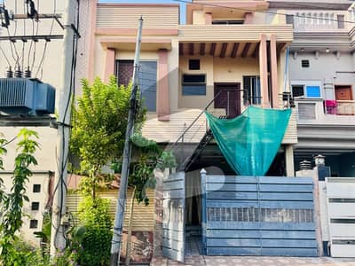 عزیزا ہاؤسنگ سکیم گوجرانوالہ میں 4 کمروں کا 5 مرلہ مکان 1.7 کروڑ میں برائے فروخت۔