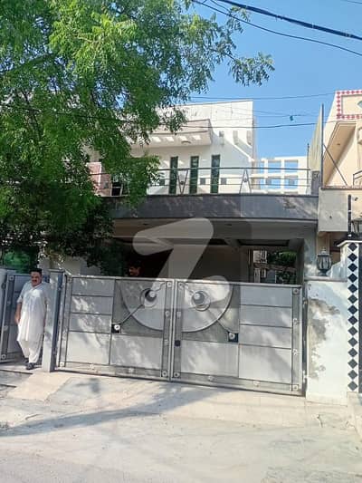 10 Marla Bungalow For Sale Punjab Coop Housing Society Lahore.