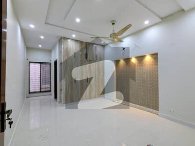 Bahria Town Lahore Kanal Upper Portion for Rent | 3 Bed, Luxury Kitchen, Terrace Bahria Town Lahore Kanal Upper Portion for Rent | 3 Bed, Luxury Kitchen, Terrace