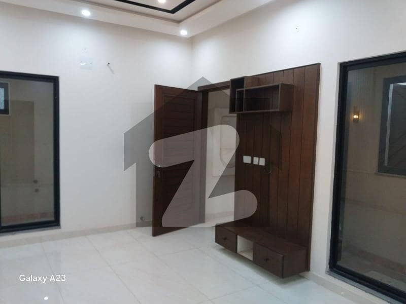 ڈیوائن انکلیو کینال روڈ,فیصل آباد میں 4 کمروں کا 7 مرلہ مکان 4.0 کروڑ میں برائے فروخت۔