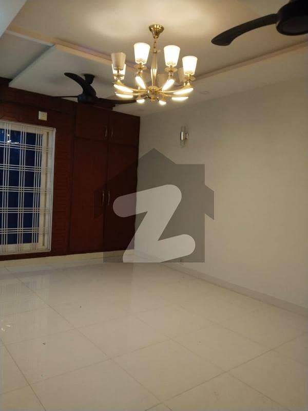 ای ۔ 11 اسلام آباد میں 3 کمروں کا 8 مرلہ زیریں پورشن 90.0 ہزار میں کرایہ پر دستیاب ہے۔ ای ۔ 11 اسلام آباد میں 3 کمروں کا 8 مرلہ زیریں پورشن 90.0 ہزار میں کرایہ پر دستیاب ہے۔