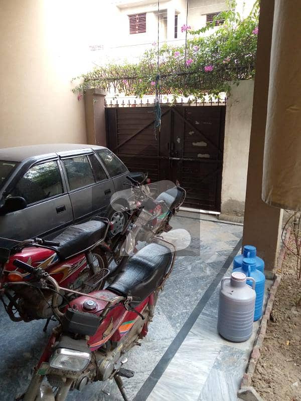 10 Marla House Available For Sale