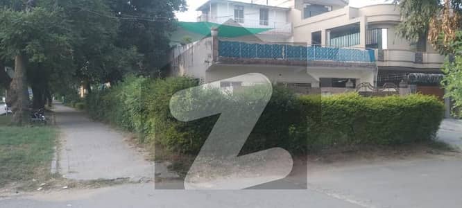 Get In Touch Now To Buy A 2450 Square Feet House In G-9/3
