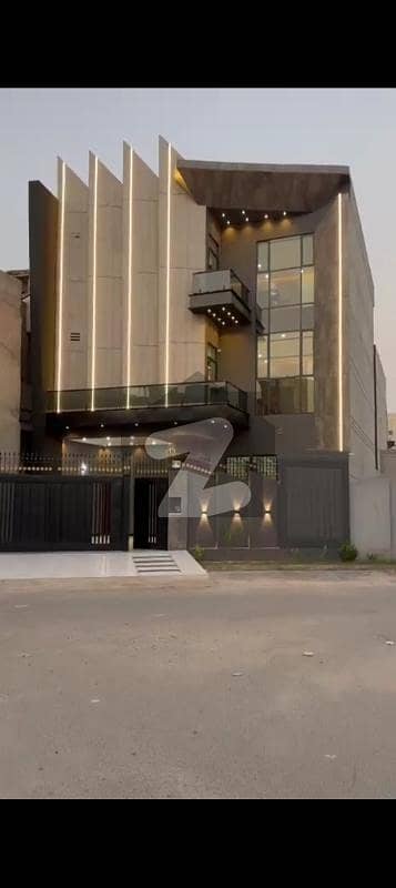 Model Town A Block Triple Story Brand And Luxury 10 Marla House Available For Sale With 8 Bedrooms Model Town A Block Triple Story Brand And Luxury 10 Marla House Available For Sale With 8 Bedrooms