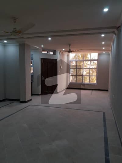 سیٹیلائیٹ ٹاؤن - بلاک بی سیٹیلائیٹ ٹاؤن,راولپنڈی میں 8 کمروں کا 6 مرلہ عمارت 12.5 کروڑ میں برائے فروخت۔