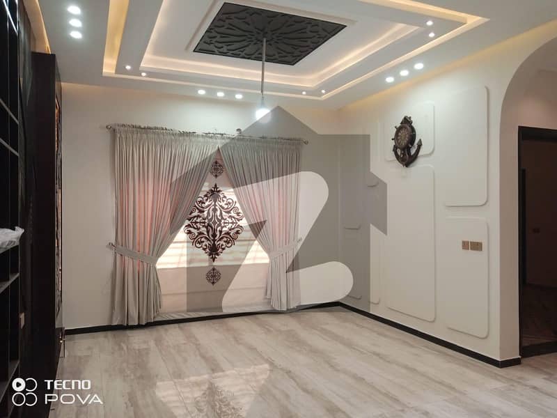 ایڈن آچرڈ فیصل آباد میں 5 کمروں کا 10 مرلہ مکان 5.0 کروڑ میں برائے فروخت۔ ایڈن آچرڈ فیصل آباد میں 5 کمروں کا 10 مرلہ مکان 5.0 کروڑ میں برائے فروخت۔