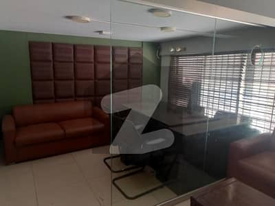 ڈی ایچ اے فیز 5 ڈی ایچ اے ڈیفینس,کراچی میں 6 مرلہ دفتر 1.4 لاکھ میں کرایہ پر دستیاب ہے۔