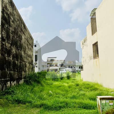 10 MARLA MARGALLA FACE PLOT AVAILABLE FOR SALE IN CDA SECTOR D-12/4