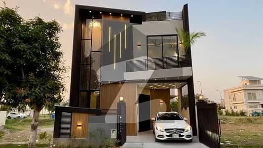 5 MARLA ULTRA MODERN DESIGN SEMI-FRUNISHED HOUSE FOR RENT DHA 9 TOWN