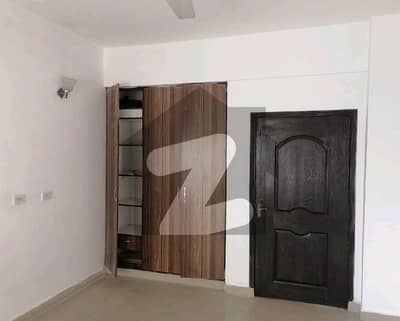 10 Marla Park View Flat Available For Rent.