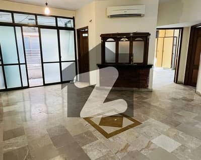 ایف ۔ 10 اسلام آباد میں 2 کمروں کا 8 مرلہ فلیٹ 1.2 لاکھ میں کرایہ پر دستیاب ہے۔
