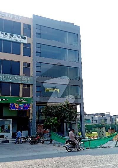 BUILDING