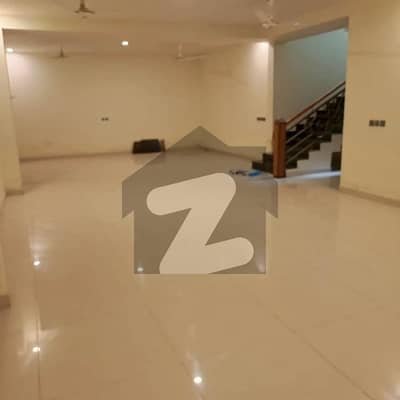 ایف ۔ 11 اسلام آباد میں 5 کمروں کا 16 مرلہ مکان 14.0 کروڑ میں برائے فروخت۔