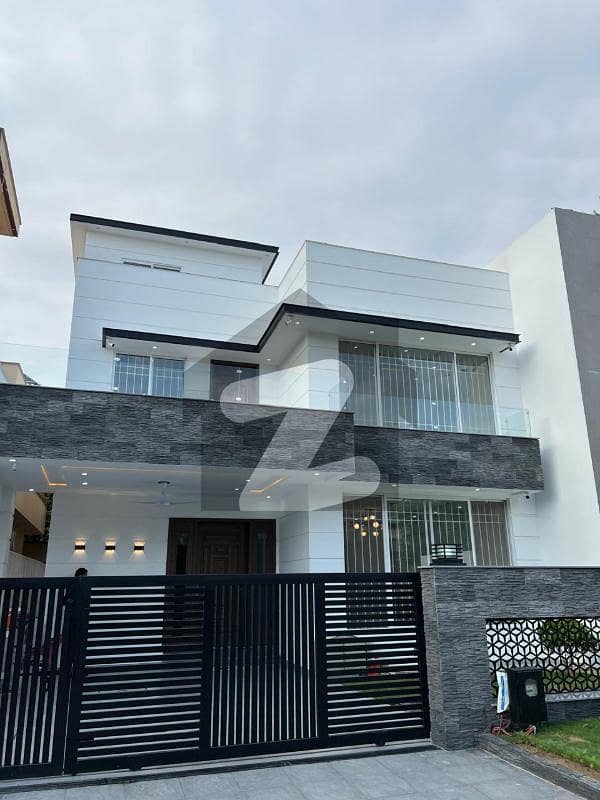 10 Marla House Available For Sale