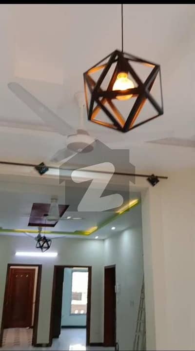 جی ۔ 15/1 جی ۔ 15,اسلام آباد میں 6 کمروں کا 8 مرلہ مکان 3.3 کروڑ میں برائے فروخت۔