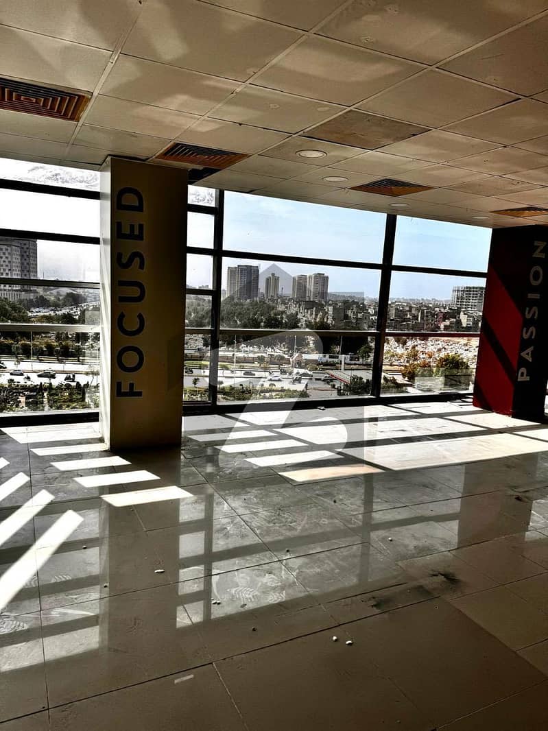 2550 Sq. Ft. Road Facing Office for Rent Main Shahrah-e-Faisal 2550 Sq. Ft. Road Facing Office for Rent Main Shahrah-e-Faisal