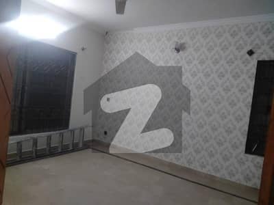 چکلالہ سکیم 3 چکلالہ سکیم,راولپنڈی میں 2 کمروں کا 8 مرلہ بالائی پورشن 55.0 ہزار میں کرایہ پر دستیاب ہے۔