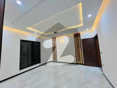 نشیمنِ اقبال فیز 2 نشیمنِ اقبال,لاہور میں 7 کمروں کا 1 کنال مکان 6.5 کروڑ میں برائے فروخت۔