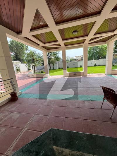 House For Sale In F7 On Prime Location