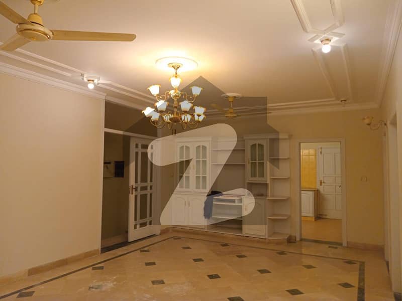 F-11 Beautiful House 7 Bedroom 2 Kitchen For Rent F-11 Beautiful House 7 Bedroom 2 Kitchen For Rent