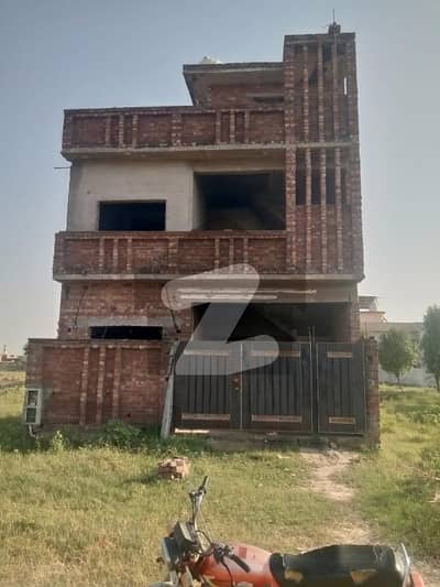 گرینڈ ایوینیوز ہاؤسنگ سکیم لاہور میں 3 کمروں کا 5 مرلہ مکان 75.0 لاکھ میں برائے فروخت۔