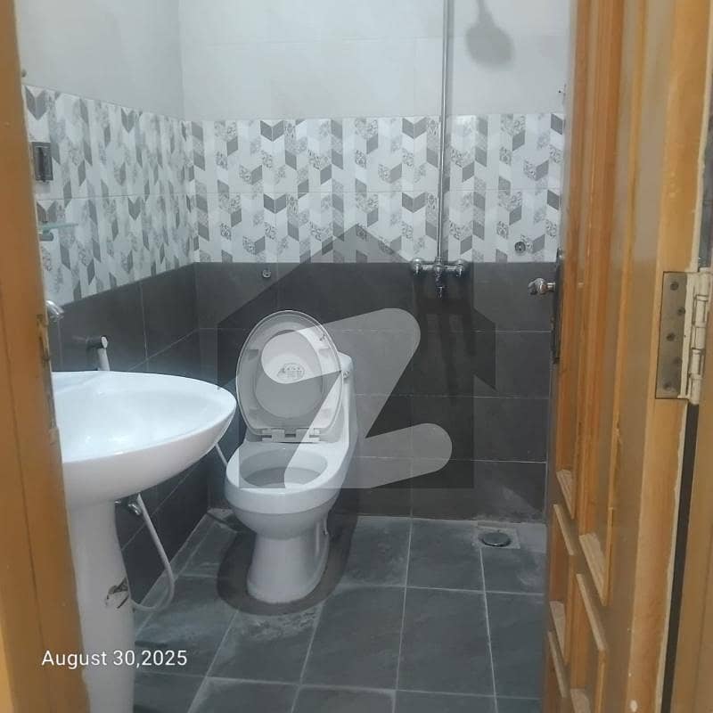 2540 UPPER PORTION FOR RENT 2540 UPPER PORTION FOR RENT