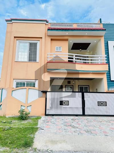 B-17 7 Marla Luxury House For Sale Best Location Near To MDR