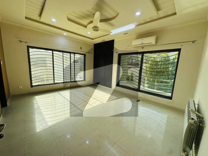 2 Gate Front Back Garden House For Rent. 2 Gate Front Back Garden House For Rent.