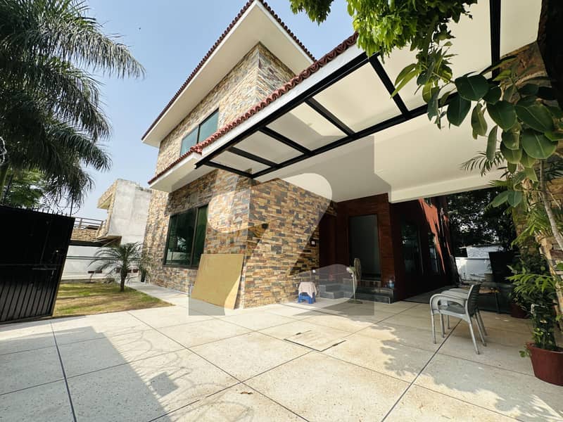 Main Silent Road House For Rent In F-8