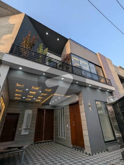 بش ایگزیکٹو ولاز ملتان میں 4 کمروں کا 5 مرلہ مکان 1.95 کروڑ میں برائے فروخت۔