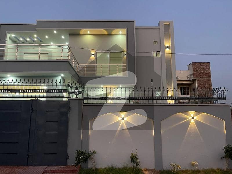 بہادر پور ملتان میں 5 کمروں کا 10 مرلہ مکان 1.55 کروڑ میں برائے فروخت۔ بہادر پور ملتان میں 5 کمروں کا 10 مرلہ مکان 1.55 کروڑ میں برائے فروخت۔