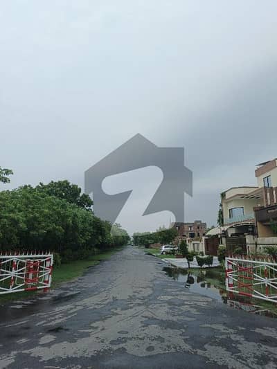 16 MARLA PLOT FOR SALE IN AUDIT & ACCOUNTS SOCIETY COLLEGE ROAD LAHORE