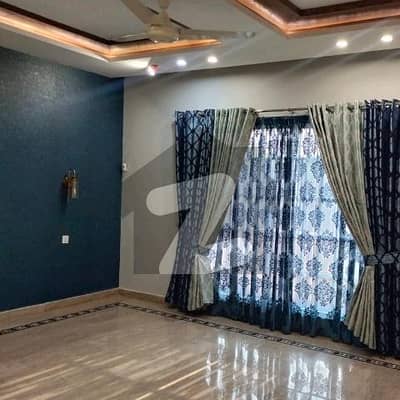 بحریہ ٹاؤن سیکٹر سی بحریہ ٹاؤن,لاہور میں 4 کمروں کا 8 مرلہ مکان 3.4 کروڑ میں برائے فروخت۔