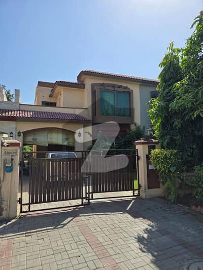 12 Marla Villa On 45 Ft Road Near to Mosque & Mall With Gas Installed