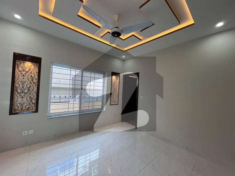 Beautiful 5 Marla Upper Portion For Rent