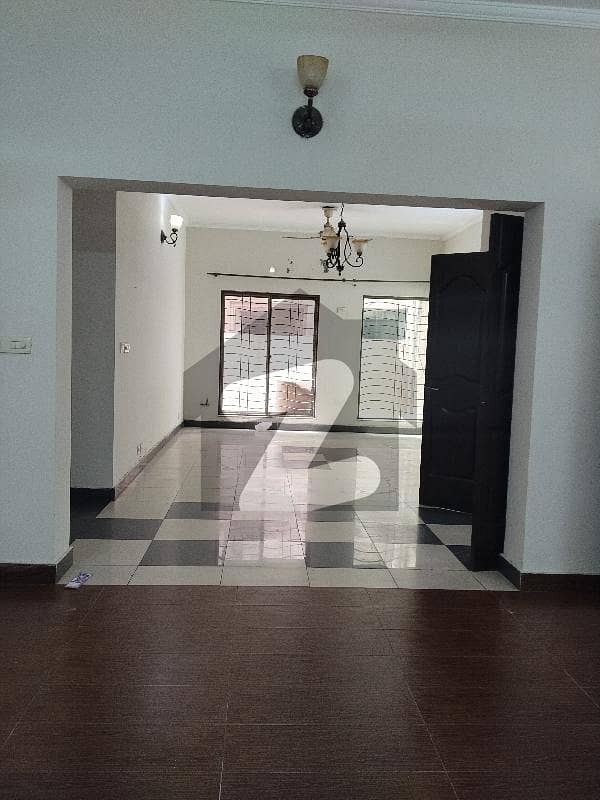 عسکری 11 عسکری,لاہور میں 4 کمروں کا 10 مرلہ مکان 4.78 کروڑ میں برائے فروخت۔ عسکری 11 عسکری,لاہور میں 4 کمروں کا 10 مرلہ مکان 4.78 کروڑ میں برائے فروخت۔