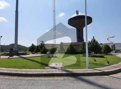 10 Marla Heighted Location Plot For Sale Street 56.