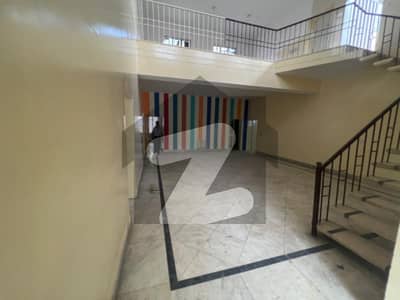 2 Kanal Building Available For School College Or Office