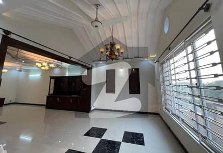E-11/1 MPCHS 1 Kanal 6 Bedroom House For Rent